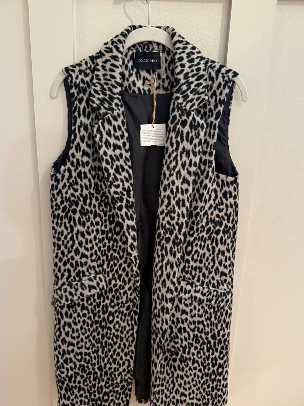 Dolce Cabo Black & Gray Leopard Print Vest Small